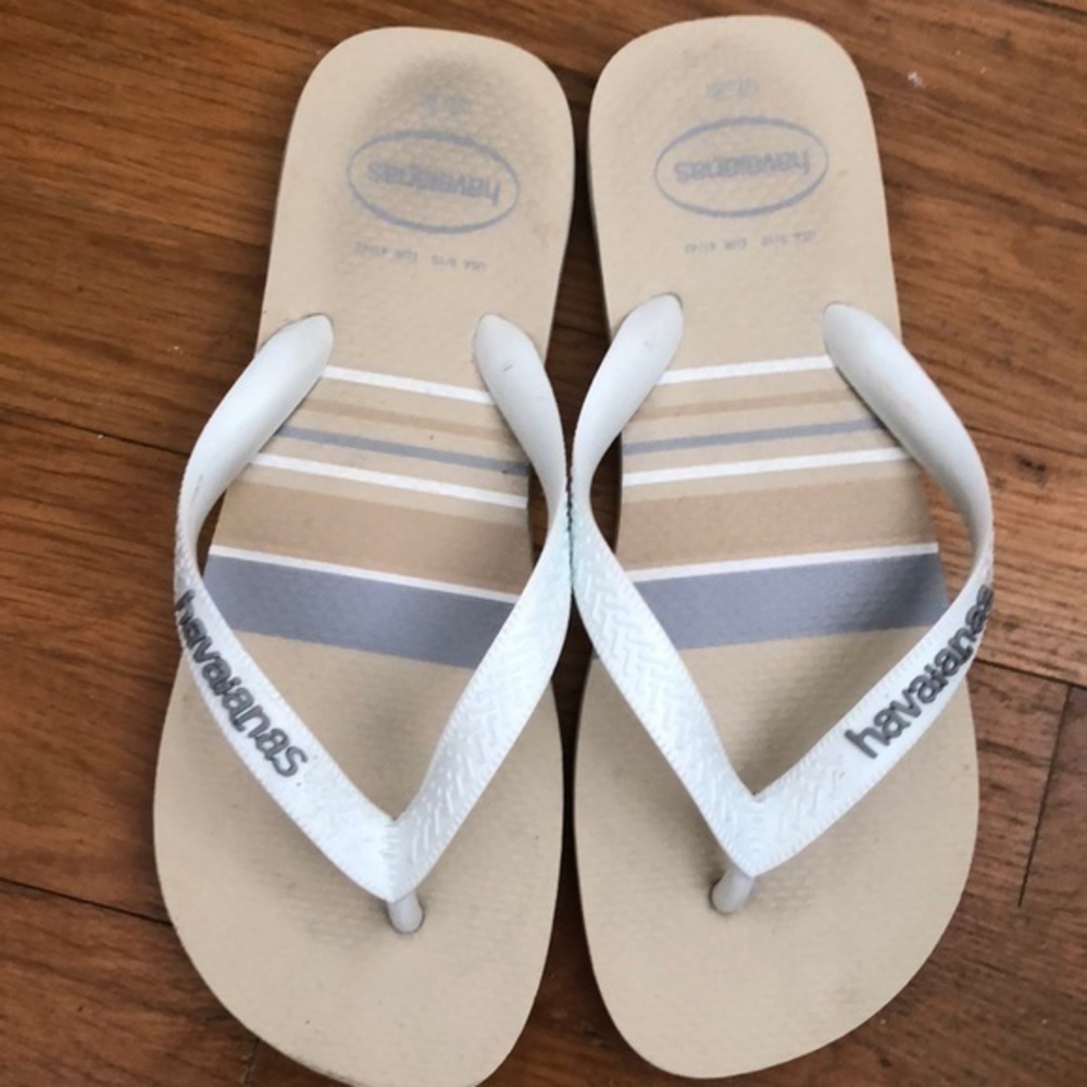 Havaianas white tan thong flip flops  size 9-10